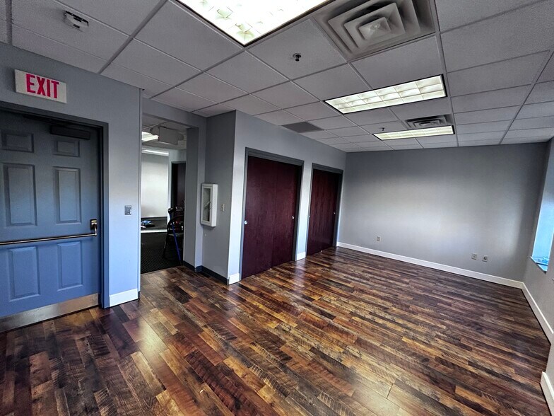 More Photos Of 109 Capitol St, Charleston Office Residential For Sale