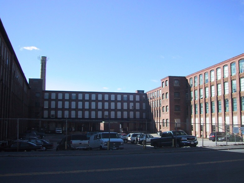More Photos Of 1669 Thomaston Ave, Waterbury Manufacturing For Lease