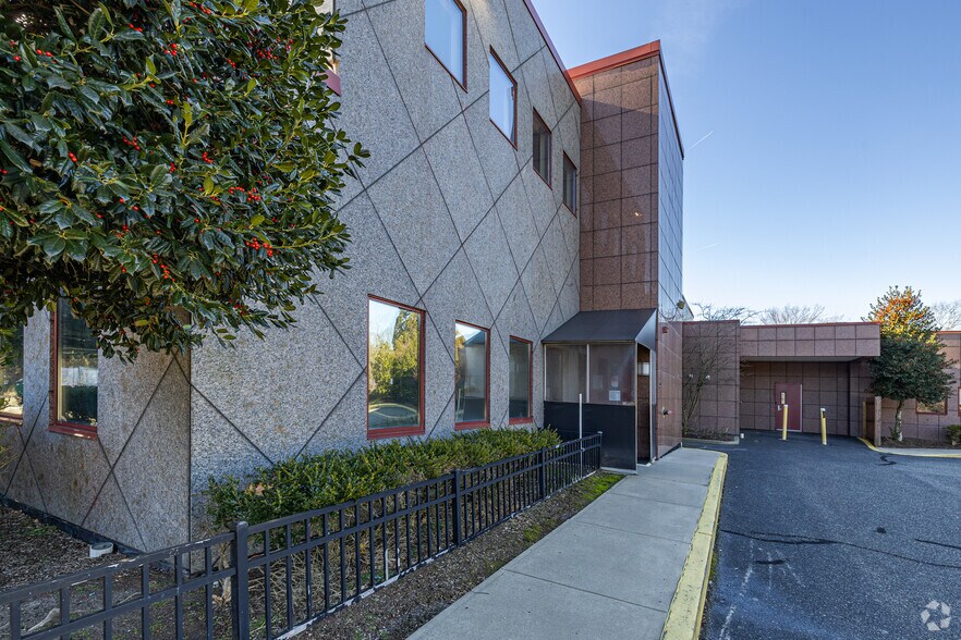 More Photos Of 197 Hance Ave, Tinton Falls Medical For Sale