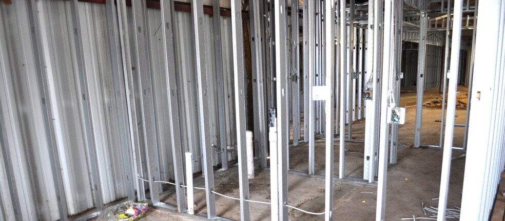 More Photos Of 1501 S Blue Bell Rd, Brenham Warehouse For Sale