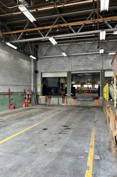 More Photos Of 414 Continuum Dr, Liverpool Warehouse For Sale