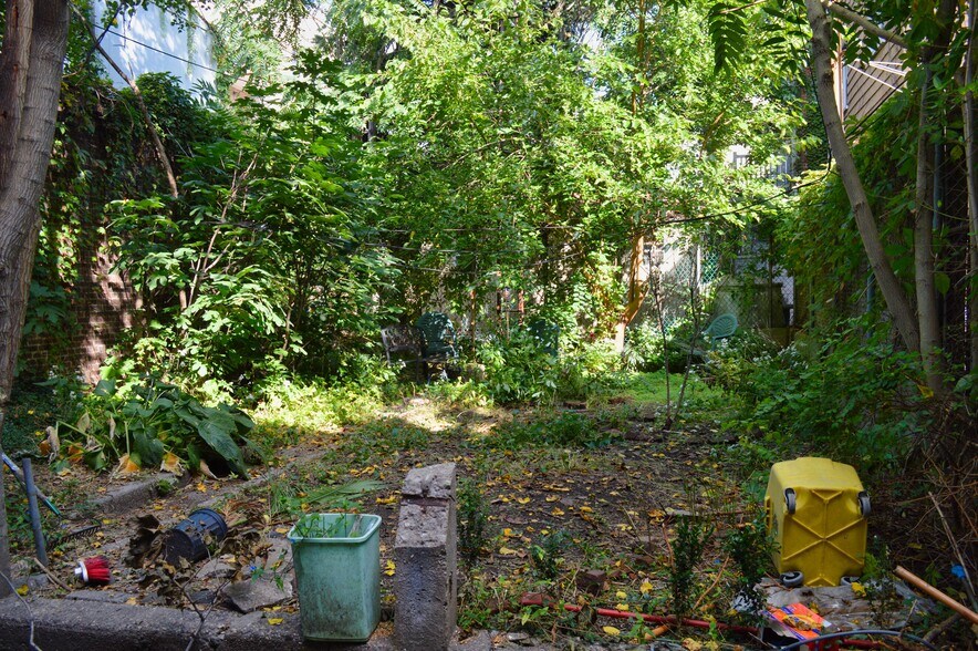 More Photos Of 354 Graham Ave, Brooklyn Storefront Retail Residential For Sale