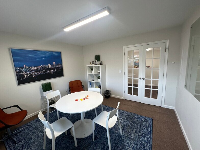 More Photos Of 12555 SW Hall Blvd, Tigard Office For Sale