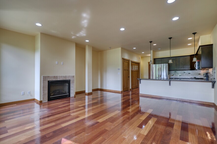 More Photos Of 1317 Pelican Pl, Point Roberts Apartments For Sale