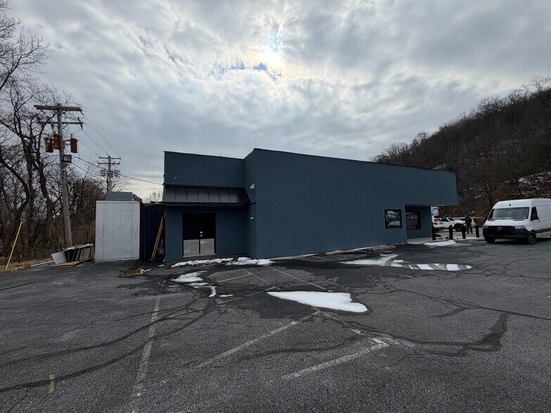 More Photos Of 2851 Perkiomen Ave, Reading General Retail For Sale