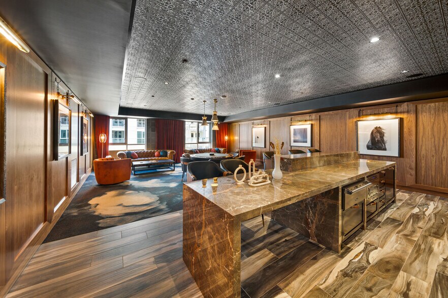 More Photos Of 585 Anton Blvd, Costa Mesa Apartments For Lease