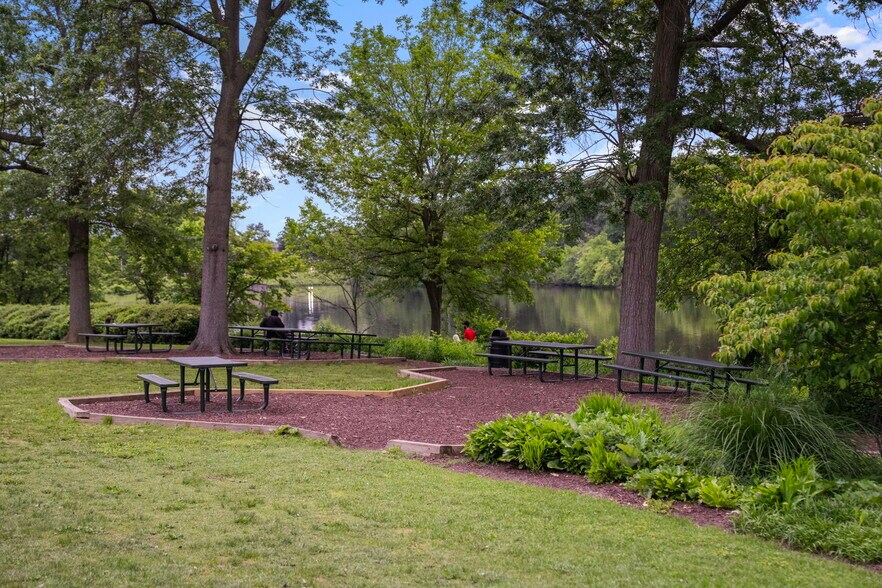 More Photos Of 9725 Lookout Pl, Gaithersburg Healthcare For Sale