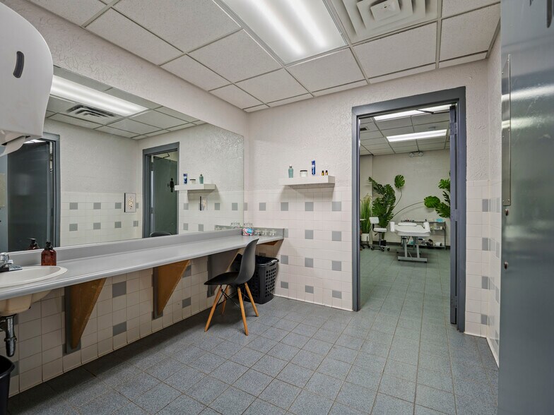 More Photos Of 215 Main St, Huntington Light Distribution For Sale