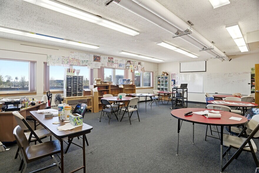 More Photos Of 6541 16TH Ave S, Richfield Schools For Lease