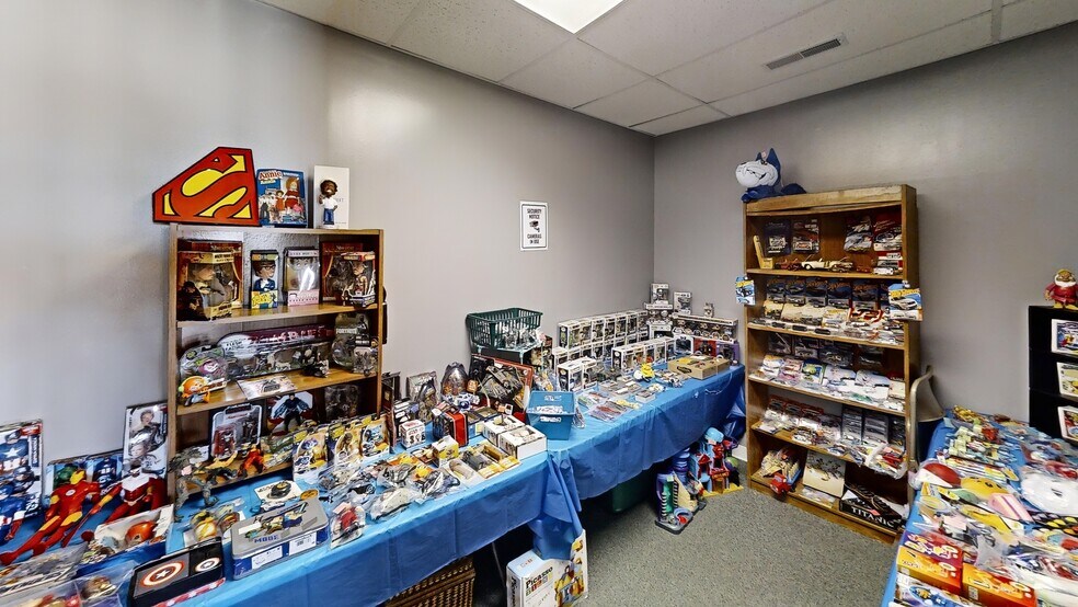 More Photos Of 103-105 E 27th St, Hays Office For Sale