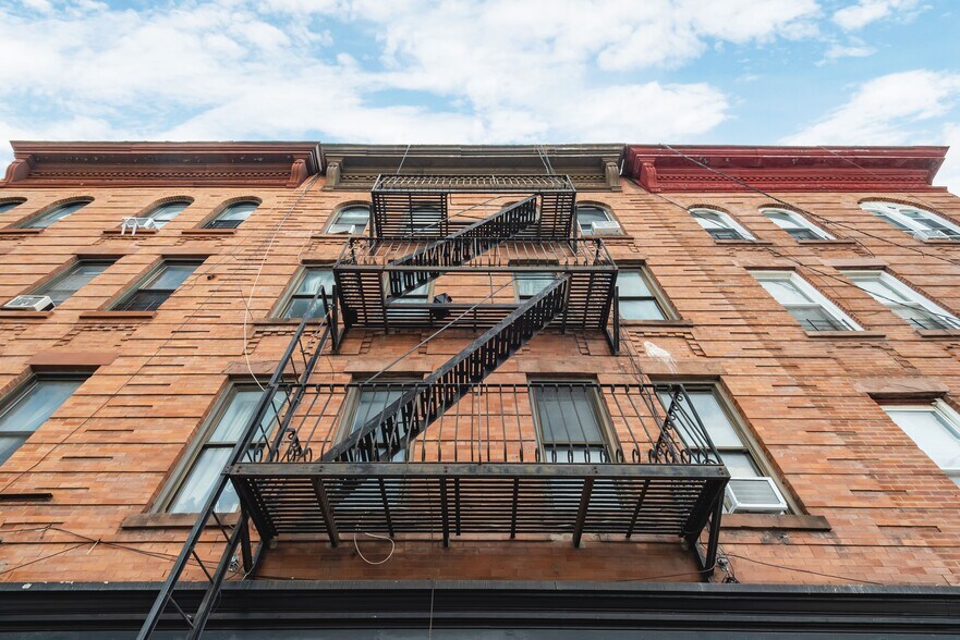 More Photos Of 750 Washington Ave, Brooklyn Apartments For Sale