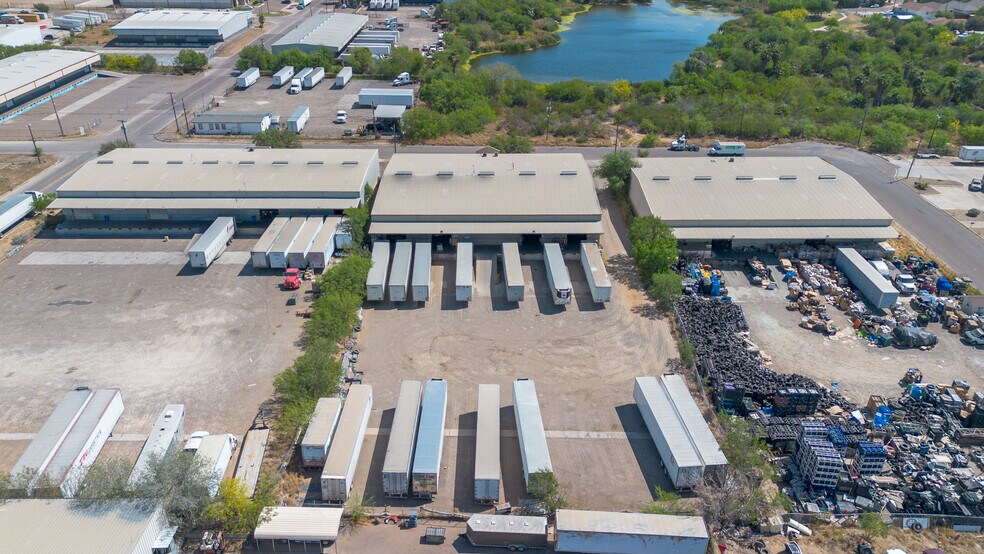 More Photos Of 14110 Business Ave, Laredo Warehouse For Lease