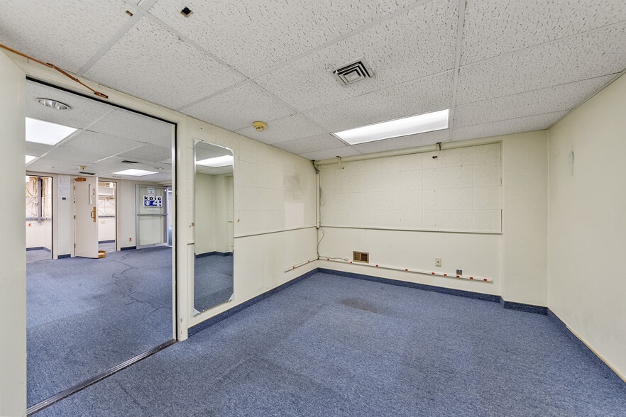 More Photos Of 655 W Umpqua St, Roseburg Radio TVTransmission Facilities For Sale