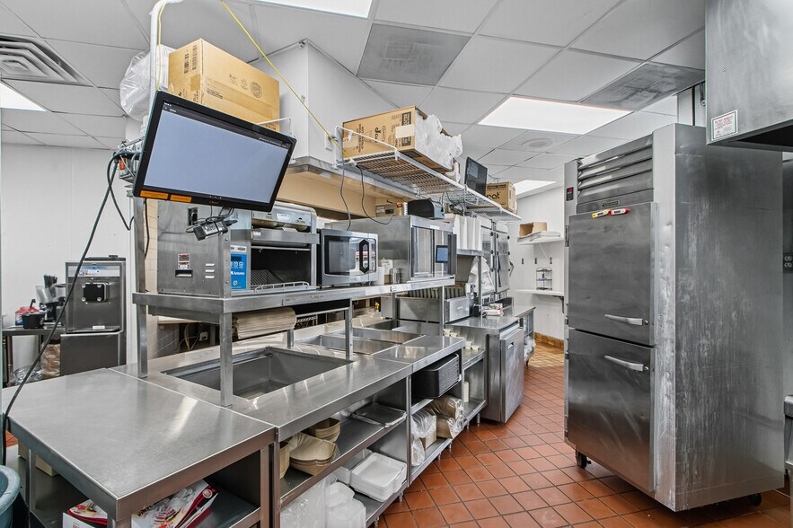 More Photos Of 31 S Wisconsin Dells Pky, Lake Delton Freestanding For Sale