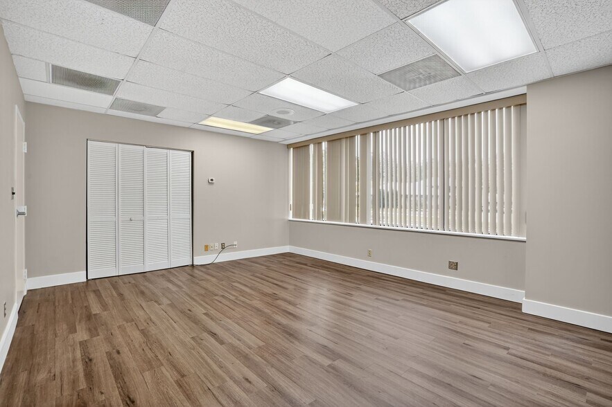 More Photos Of 2050 Old Bridge Rd, Woodbridge Medical For Sale