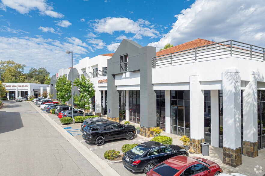 More Photos Of , Agoura Hills General Retail For Sale