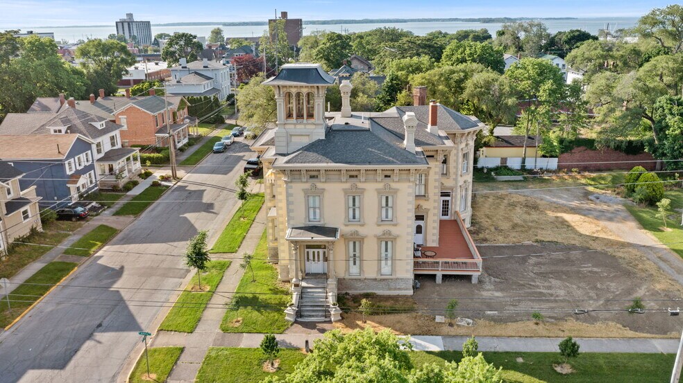 More Photos Of 403 E Adams St, Sandusky Hospitality For Sale