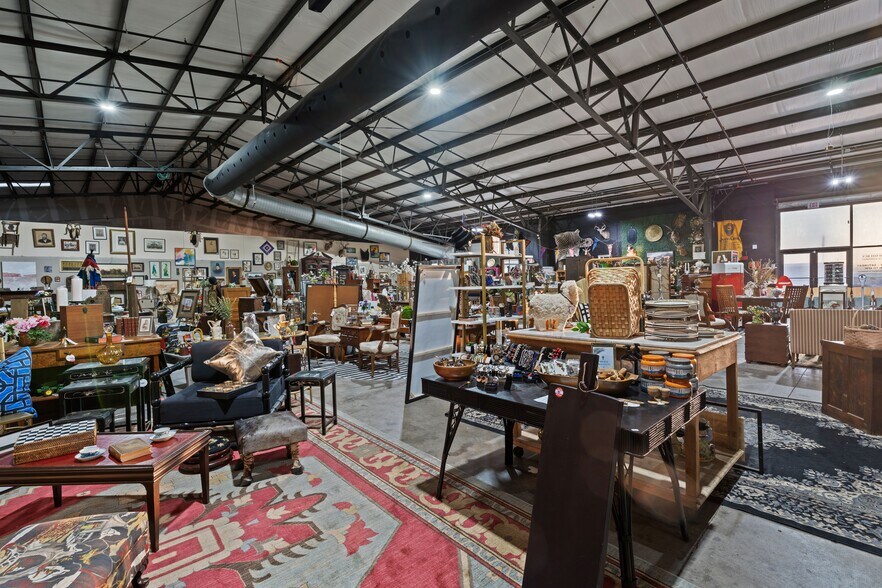 More Photos Of 11703 Indiana Ave, Lubbock Warehouse For Sale