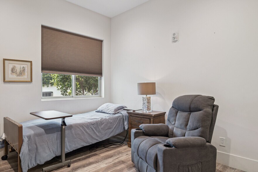 More Photos Of 3111 E Acoma Dr, Phoenix Assisted Living For Sale