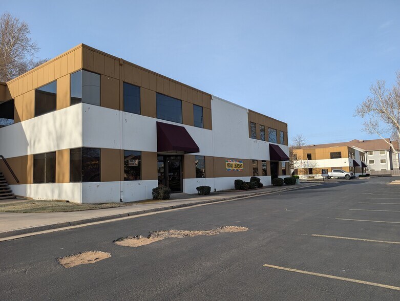 More Photos Of 4300 Highline Blvd, Oklahoma City Coworking Space