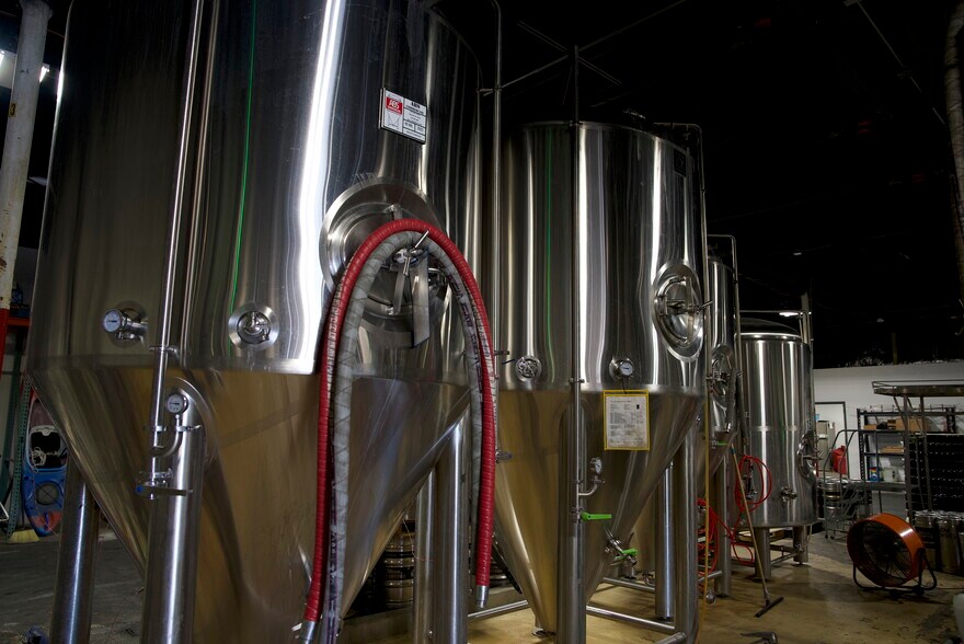 More Photos Of 1341 Hughes Ford Rd, Frederick Light Manufacturing For Lease