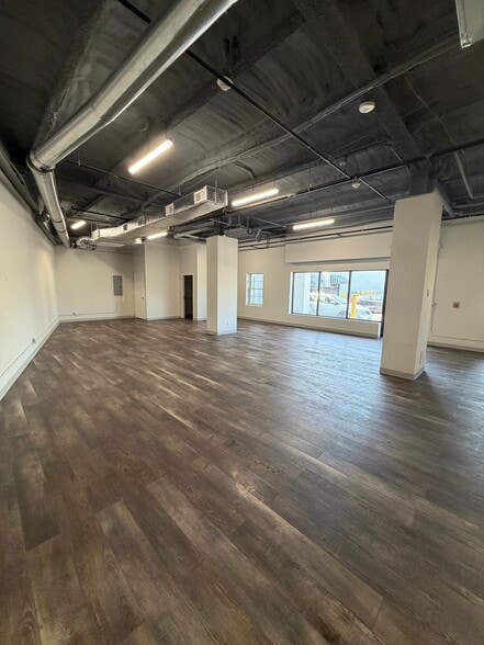 More Photos Of 258-262 E Main St, Babylon Unknown For Lease