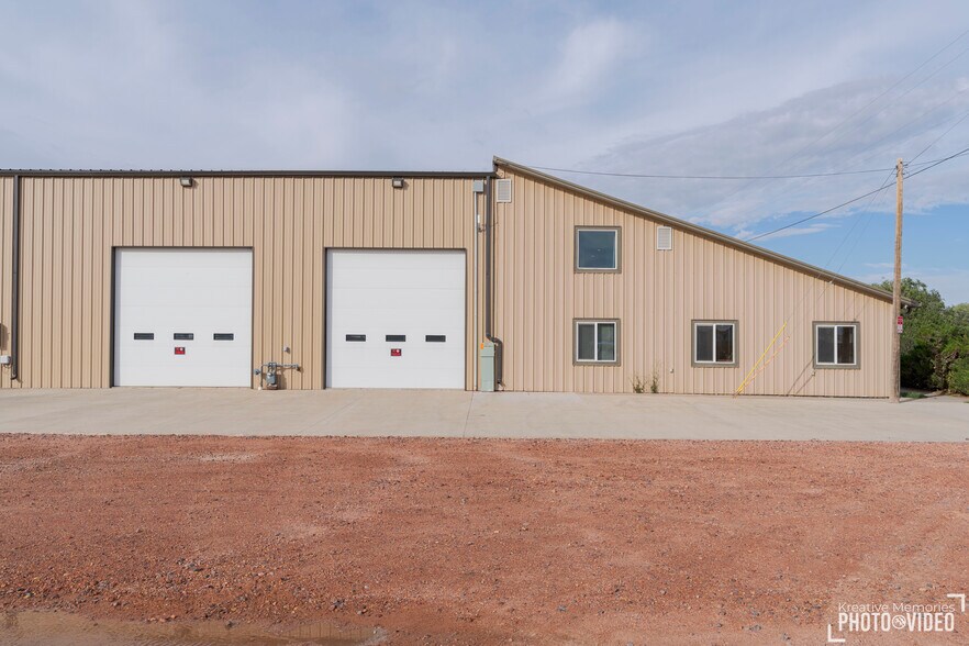 More Photos Of 612 Sinclair St, Gillette Industrial For Sale