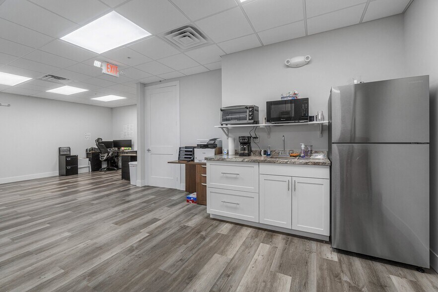 More Photos Of 9100 Belvedere Rd, Royal Palm Beach Loft Creative Space For Sale