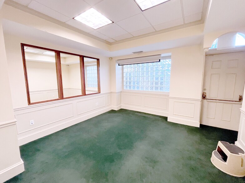 More Photos Of 1812 Massachusetts Ave, Cambridge Storefront Retail Office For Sale