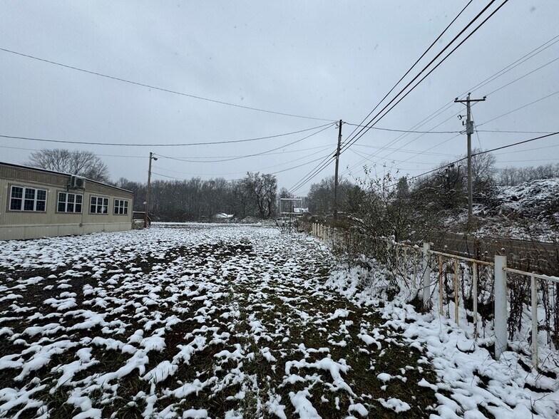 More Photos Of 264 Coal River Rd, Glen Daniel Medical For Sale