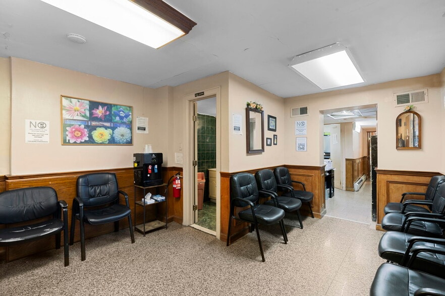More Photos Of 30 Saint James Pl, Brooklyn Apartments For Lease