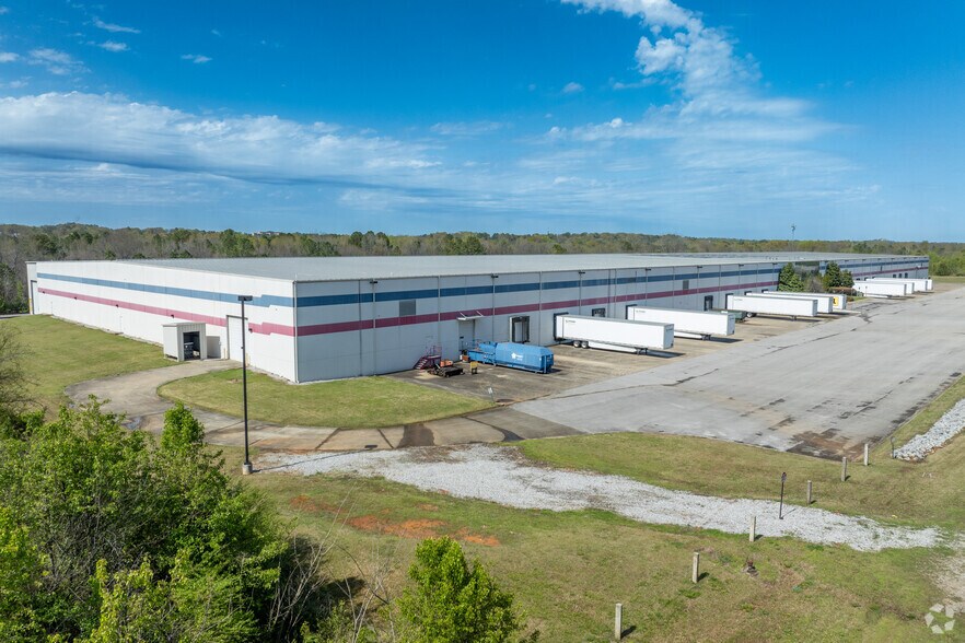 Primary Photo Of 1532 Midfield Industrial Blvd, Birmingham Distribution For Sale