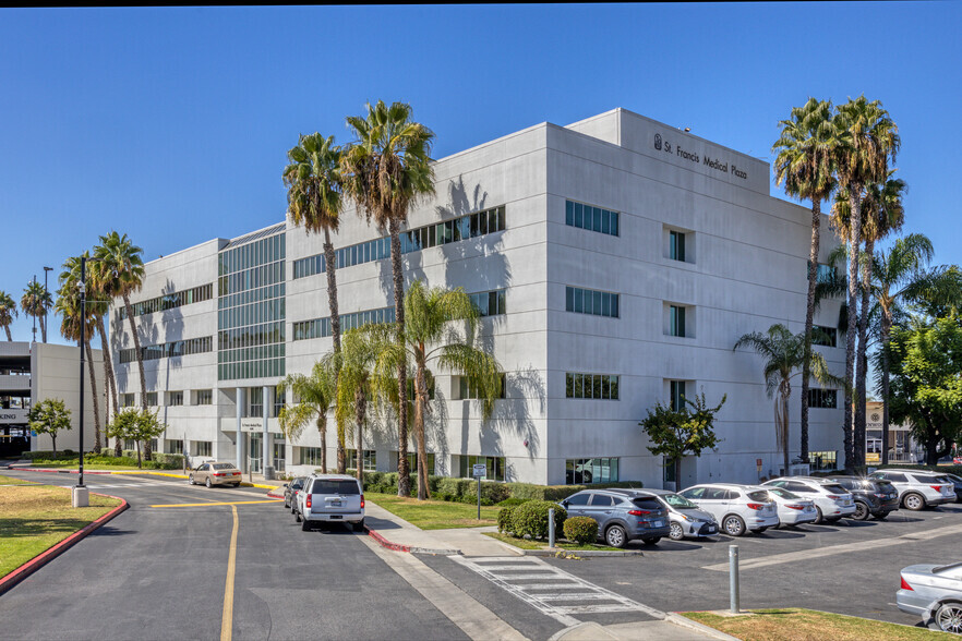 Primary Photo Of 3628 E Imperial Hwy, Lynwood Medical For Lease