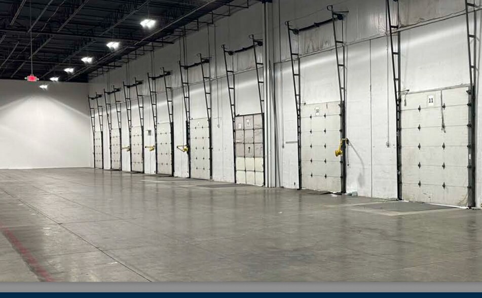 More Photos Of 3300 Turfway Rd, Erlanger Distribution For Lease