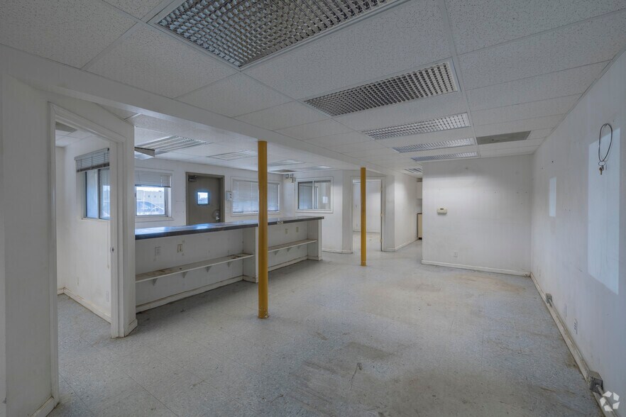 More Photos Of 2301 Napa Vallejo Hwy, Napa Manufacturing For Lease