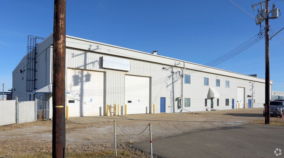 More Photos Of 402 22nd Ave, Nisku Service For Lease