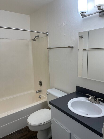 More Photos Of 1508 NW Leland St, Pullman Apartments For Sale