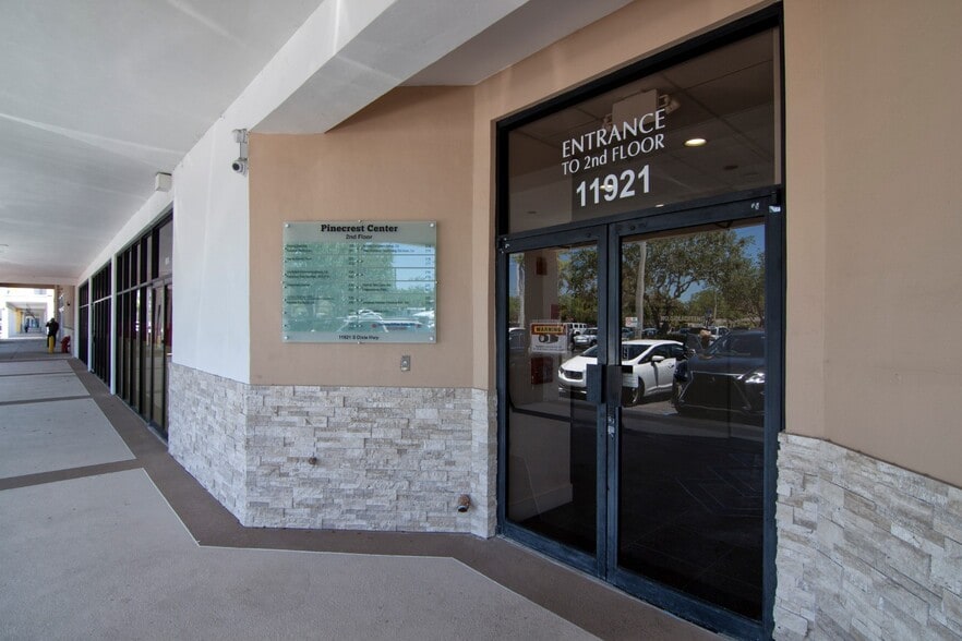 More Photos Of 11915-11975 S Dixie Hwy, Pinecrest Storefront Retail Office For Lease
