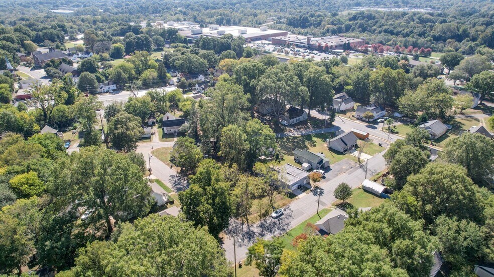 More Photos Of 239 Brookwood Ave NW, Concord Flex For Sale