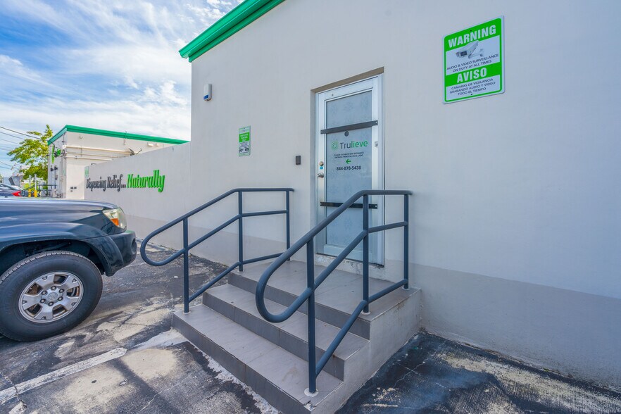 More Photos Of 4020 NW 26th St, Miami Freestanding For Sale