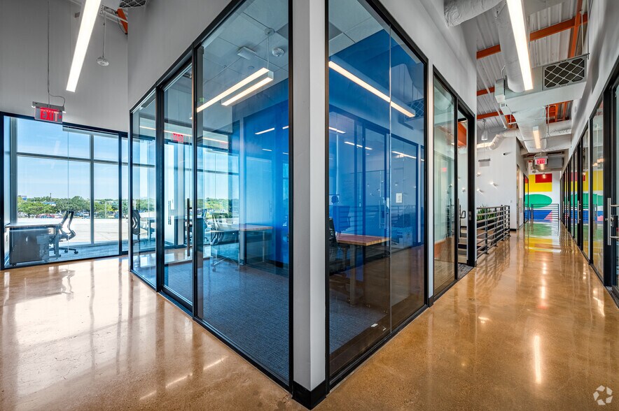 More Photos Of 7701 Lemmon Ave, Dallas Coworking Space