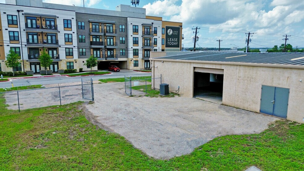 More Photos Of 6733 Burnet Ln, Austin Flex For Lease