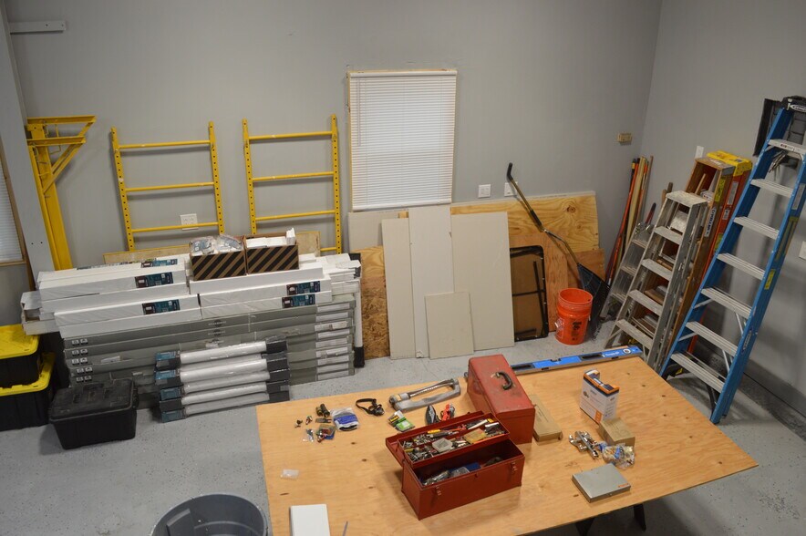More Photos Of 1728 Stafford Rd, Storrs Mansfield Auto Repair For Sale