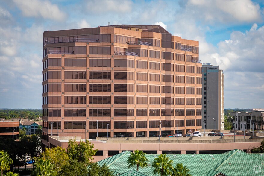 More Photos Of 7650 W Courtney Campbell Cswy, Tampa Office For Lease