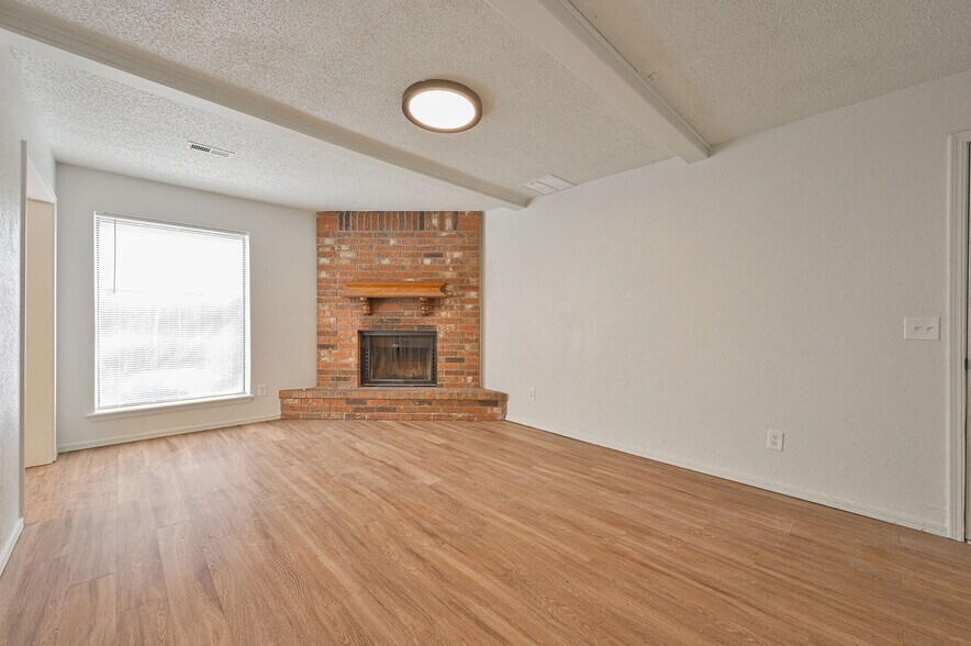 More Photos Of 8300 NW 10th St, Oklahoma City Apartments For Sale