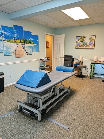 More Photos Of 3148 Southgate Cir, Sarasota Office For Sale