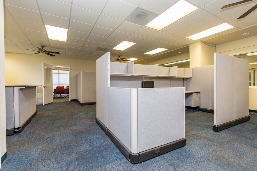 More Photos Of 971 E Broadway Ave, Atwater Office For Lease