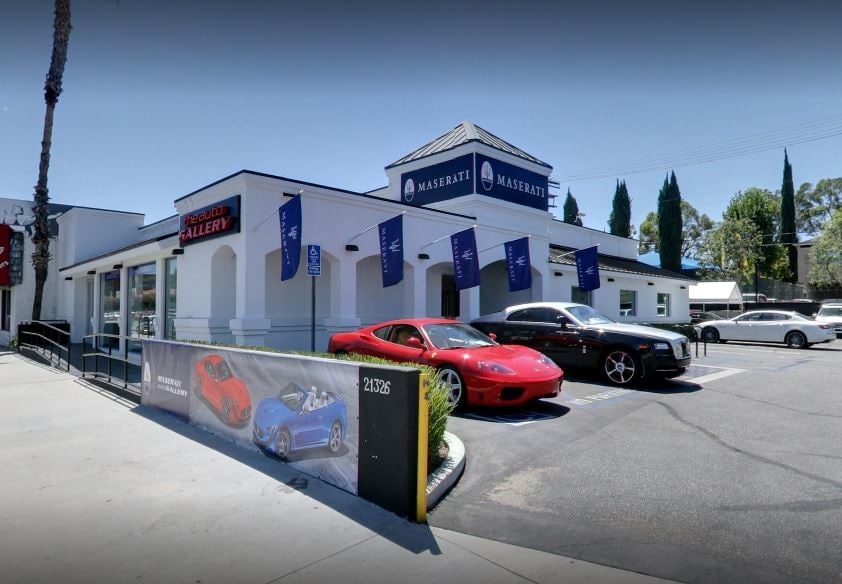 More Photos Of 21326 Ventura Blvd, Woodland Hills Storefront Retail Office For Lease