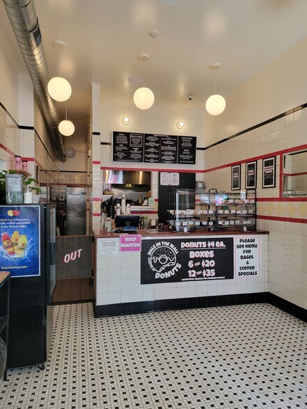 More Photos Of 582 Broadway, Kingston Restaurant For Sale