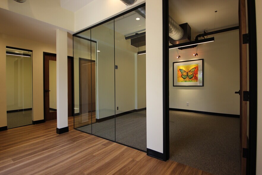 More Photos Of 2400 Broadway St, Boulder Storefront Retail Office For Lease